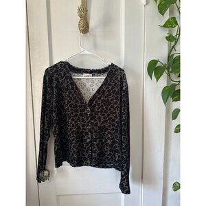 Jonden by Linda Leal size medium cheetah cardigan